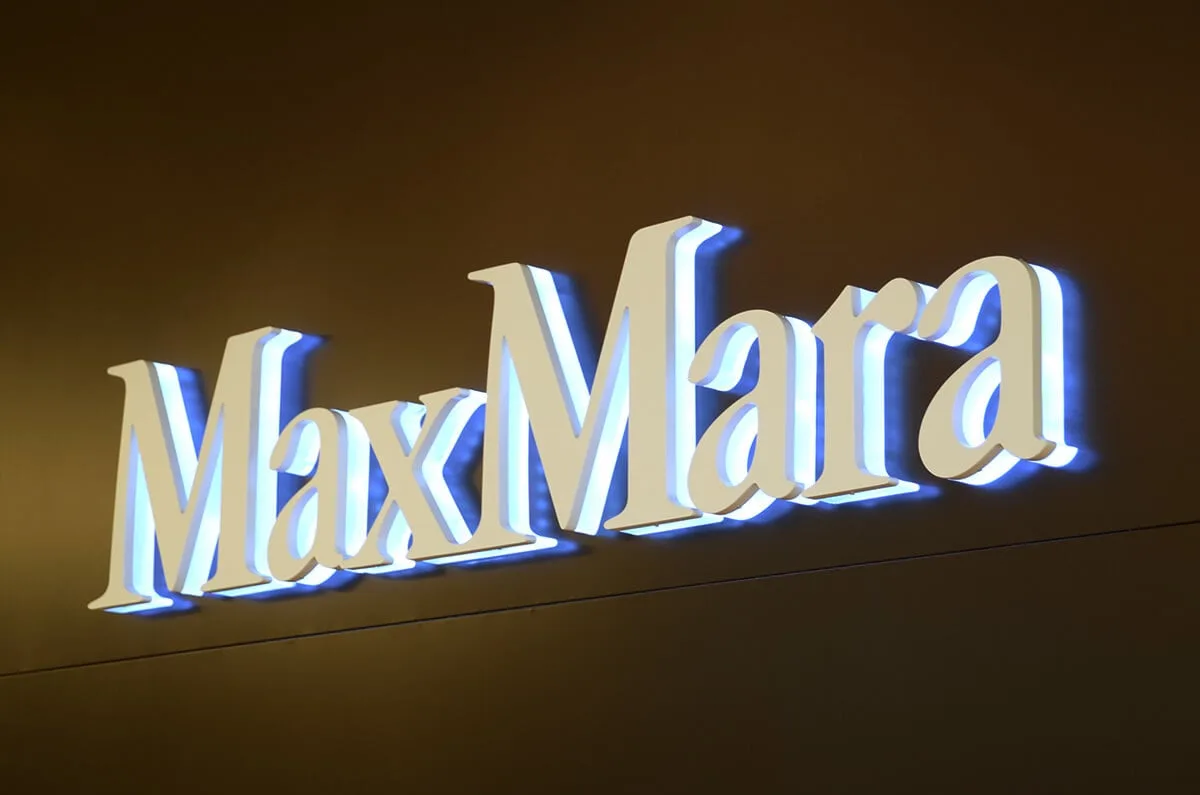 Luxury backlit metal letters with painted stainless steel shell and white LED illumination