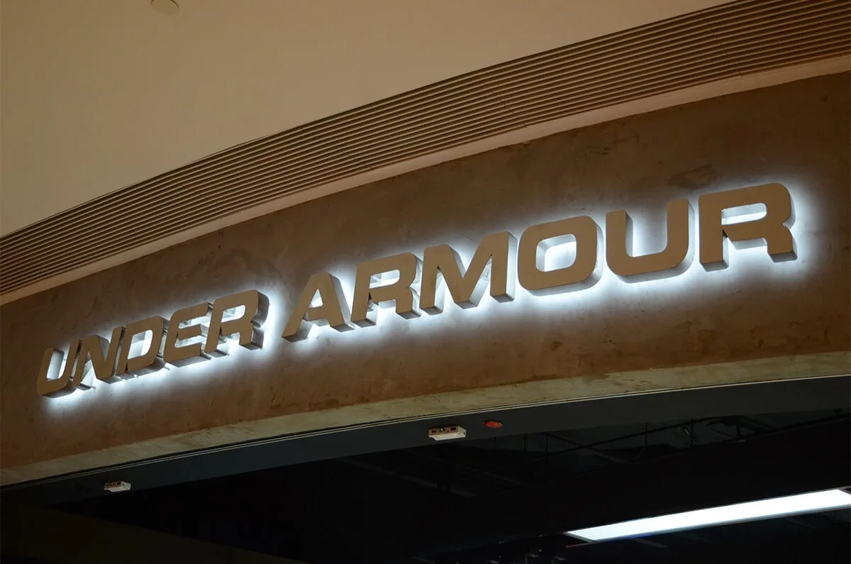 Classic mirror polished backlit letters with clean white reflected lighting